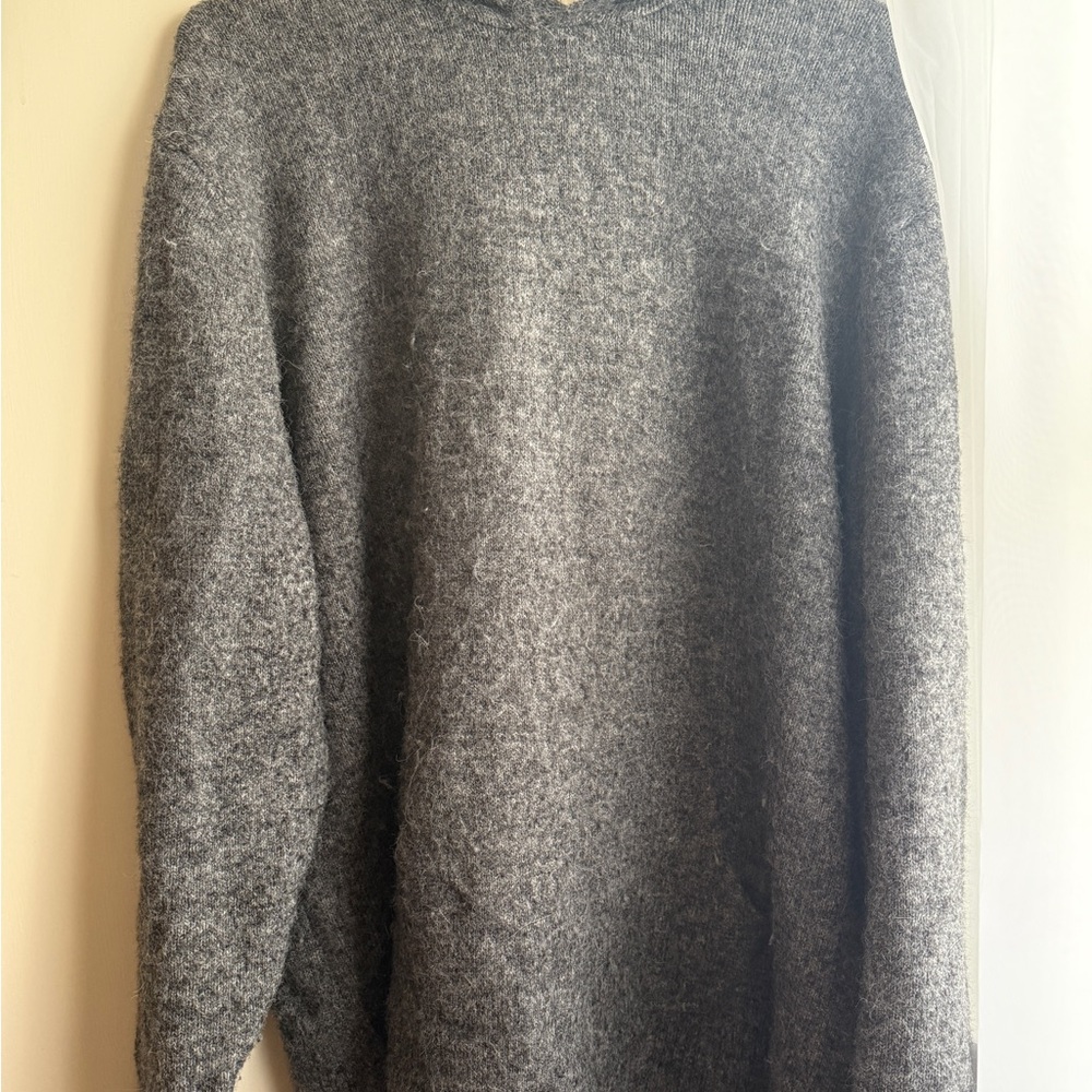 Men's Gray Sweater